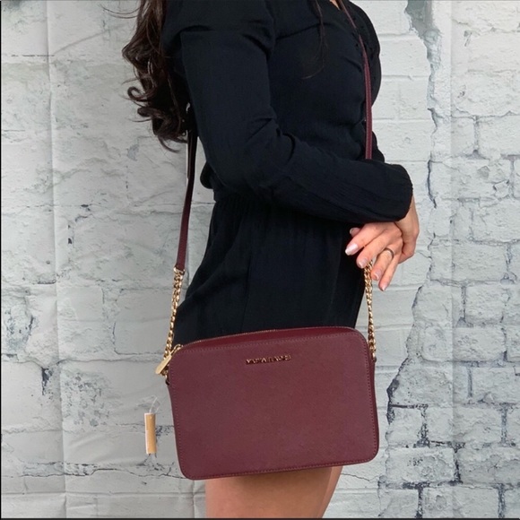 ♥️NWT Michael Kors crossbody♥️ - Picture 2 of 8